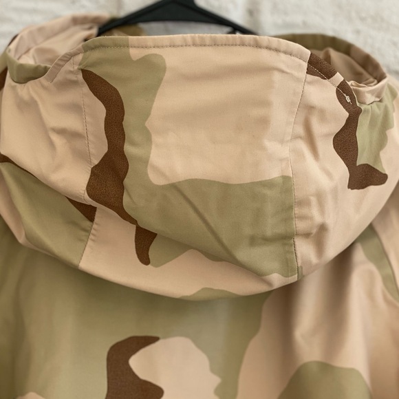 NWT U.S. Military Issue Desert Camouflage Cold Weather ECWCS Parka size Medium - Picture 13 of 16